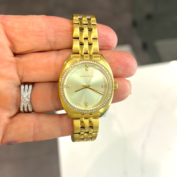 Women’s Caravelle Watch NWT - Picture 3 of 3